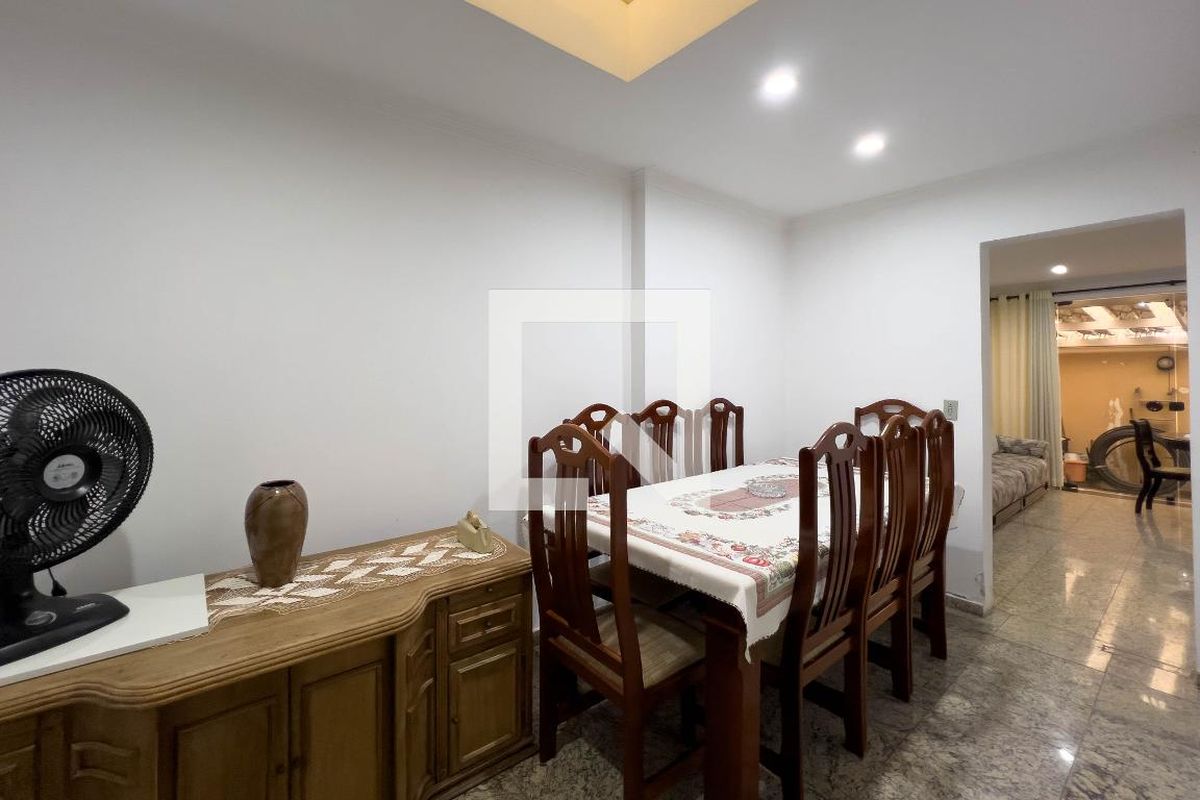 Casa, 3 quartos, 232 m² - Foto 12