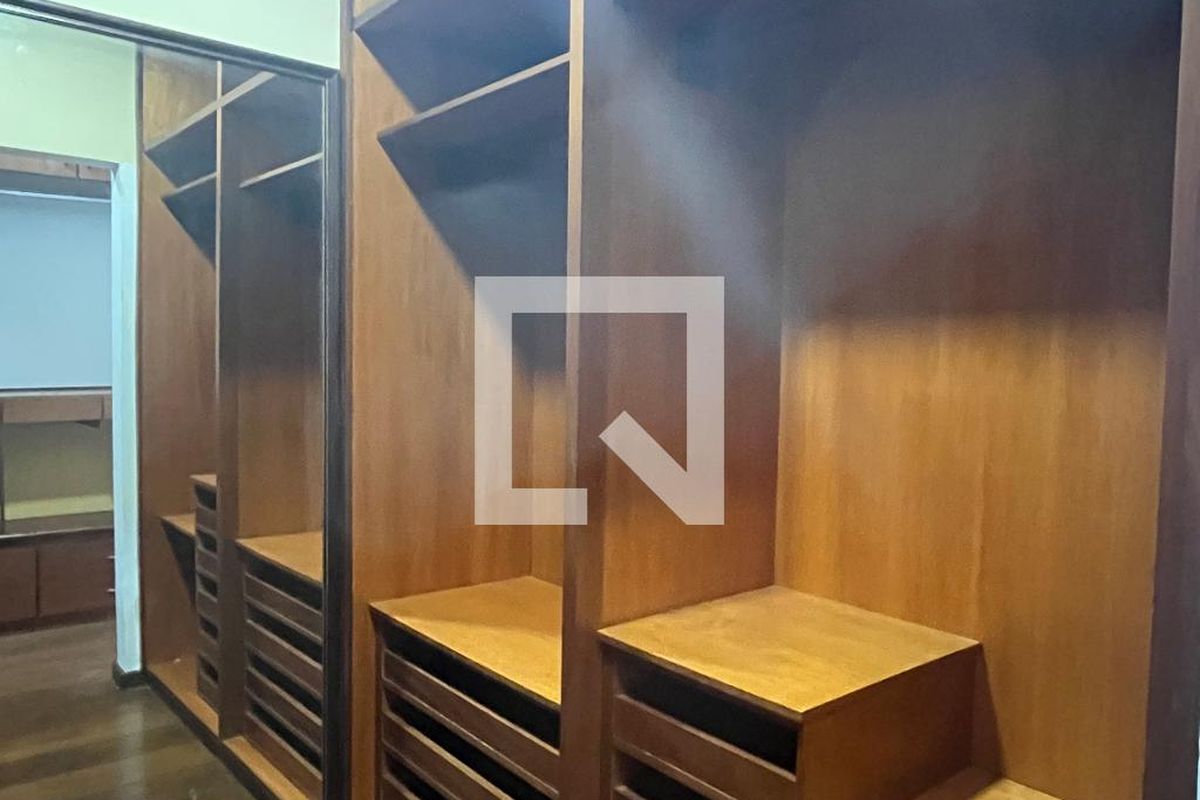 Casa à Venda - Jardim Chapadão, 5 Quartos,  315 m2 em , Campinas - sp | SoloBR