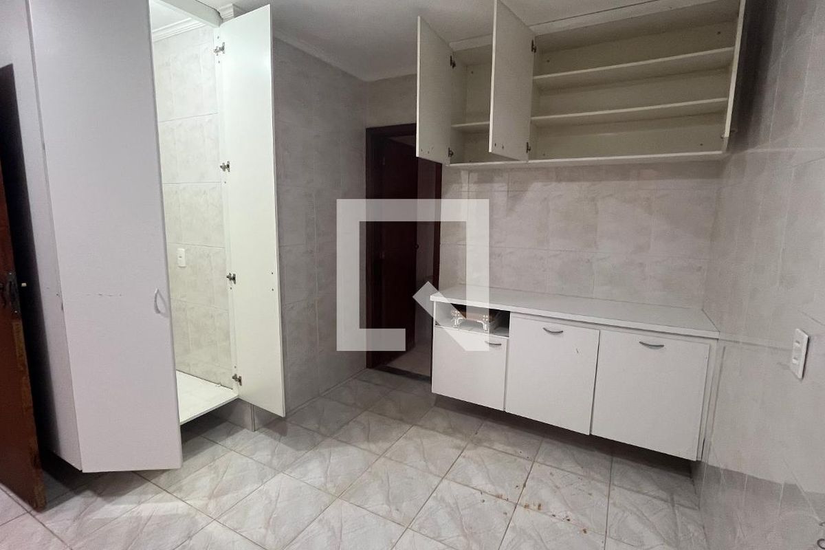 Casa à Venda - Jardim Chapadão, 5 Quartos,  315 m2 em , Campinas - sp | SoloBR