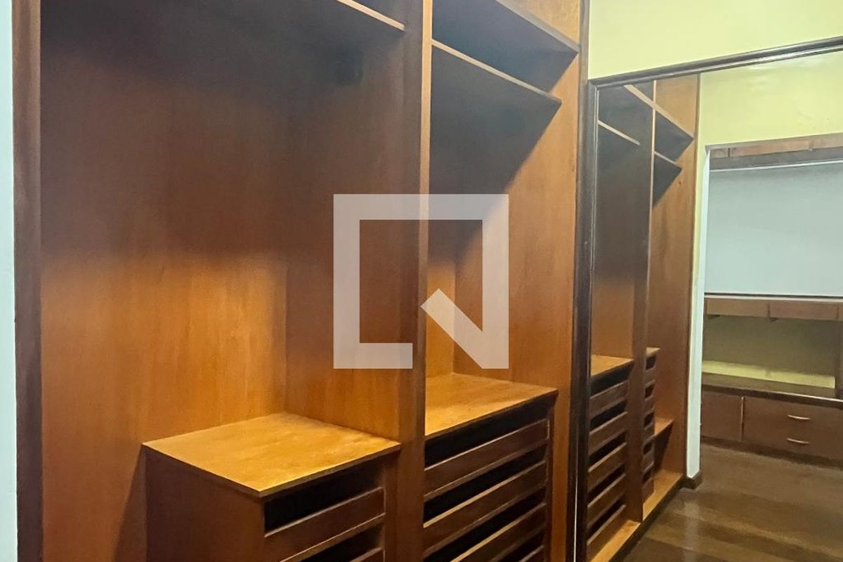 Casa à Venda - Jardim Chapadão, 5 Quartos,  315 m2 em , Campinas - sp | SoloBR