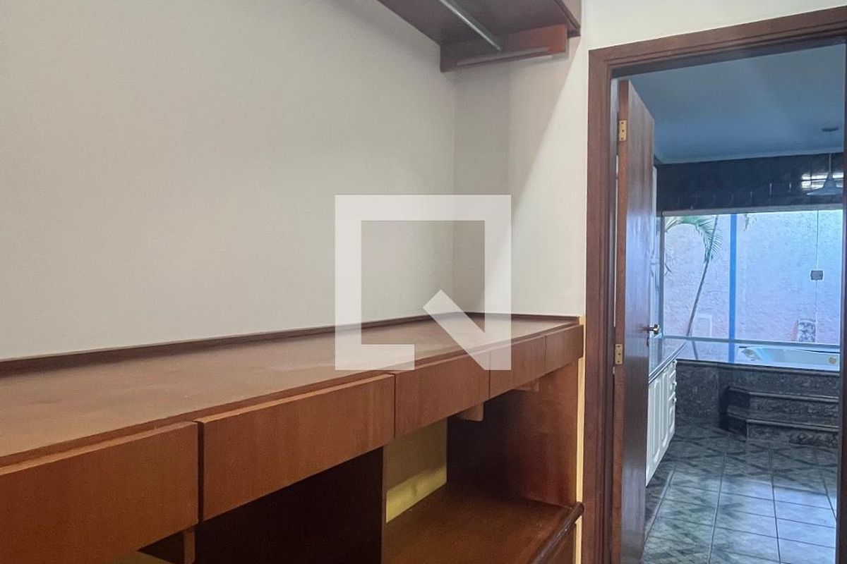 Casa à Venda - Jardim Chapadão, 5 Quartos,  315 m2 em , Campinas - sp | SoloBR