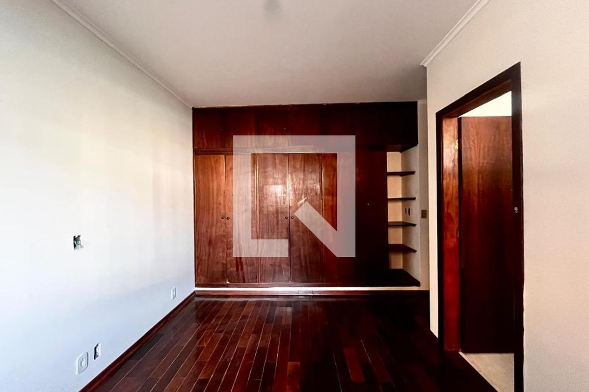Casa à Venda - Jardim Chapadão, 4 Quartos,  300 m2 em , Campinas - sp | SoloBR