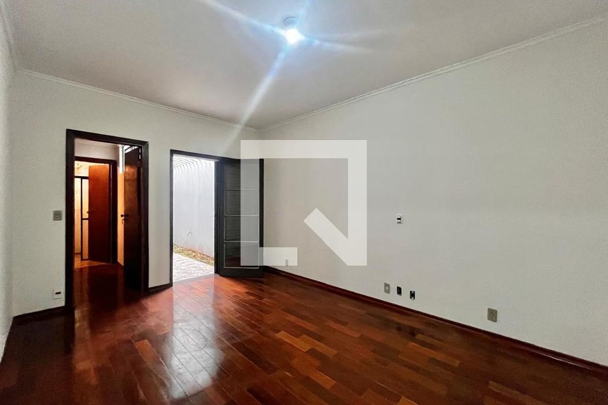 Casa à Venda - Jardim Chapadão, 4 Quartos,  300 m2 em , Campinas - sp | SoloBR