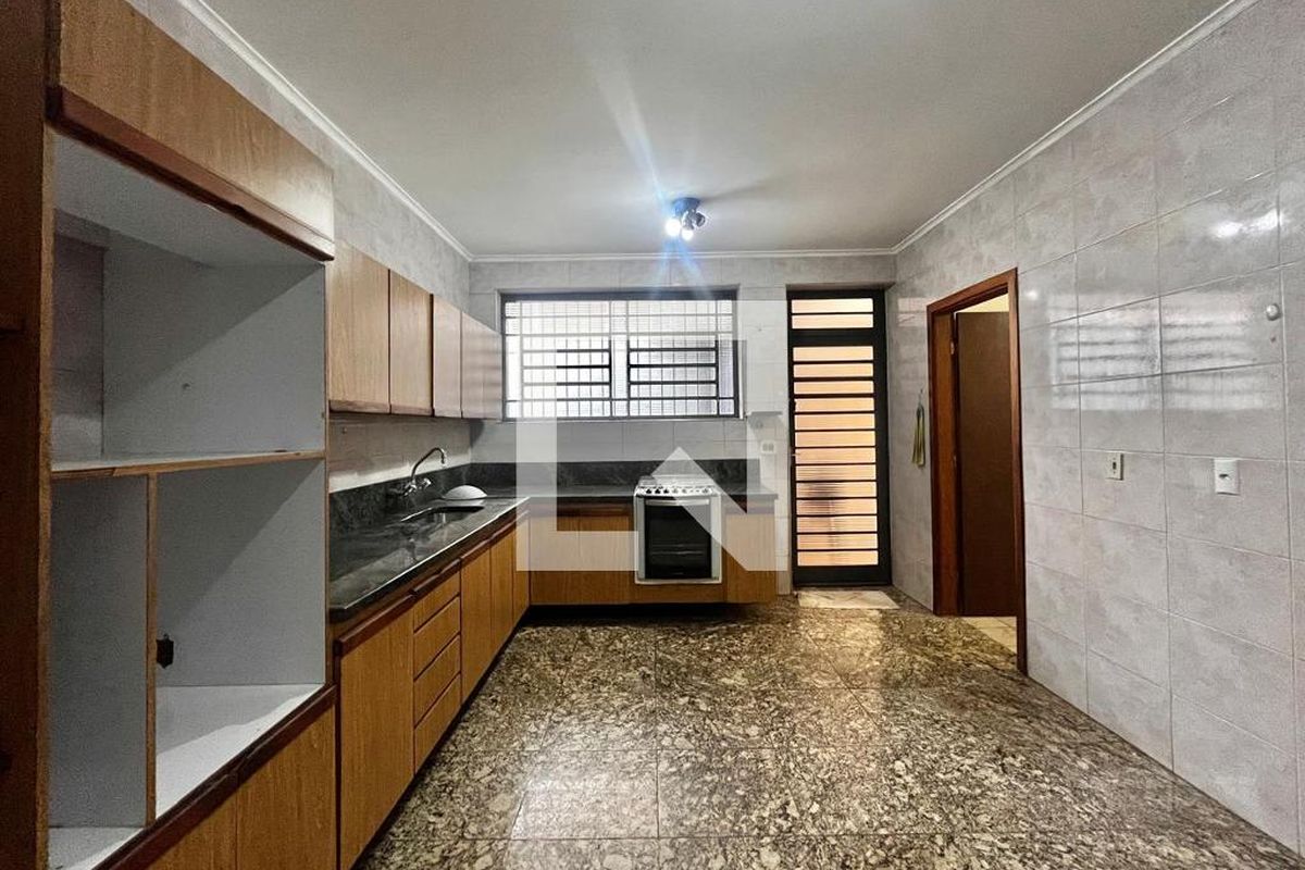 Casa à Venda - Jardim Chapadão, 4 Quartos,  300 m2 em , Campinas - sp | SoloBR