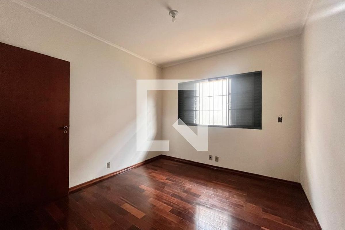 Casa à Venda - Jardim Chapadão, 4 Quartos,  300 m2 em , Campinas - sp | SoloBR