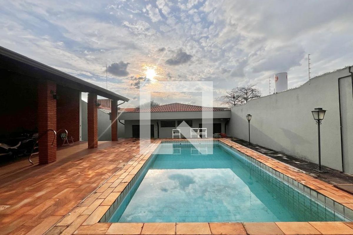 Casa à Venda - Jardim Chapadão, 4 Quartos,  300 m2 em , Campinas - sp | SoloBR