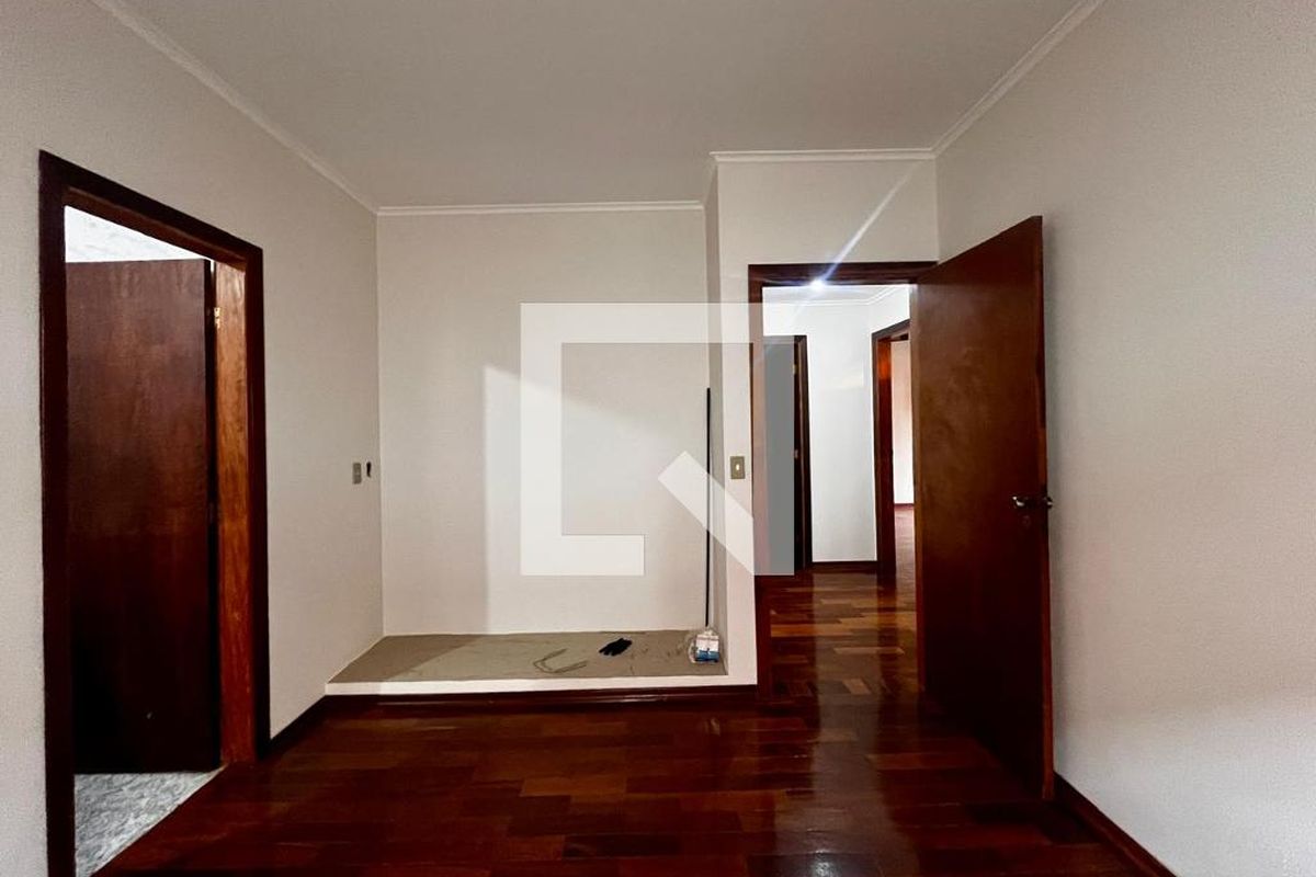 Casa à Venda - Jardim Chapadão, 4 Quartos,  300 m2 em , Campinas - sp | SoloBR