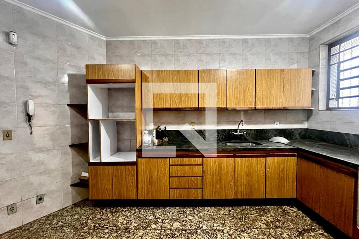 Casa à Venda - Jardim Chapadão, 4 Quartos,  300 m2 em , Campinas - sp | SoloBR