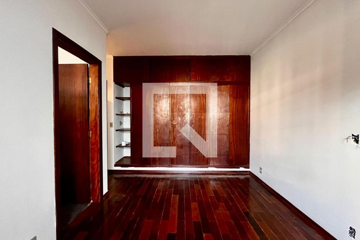 Casa à Venda - Jardim Chapadão, 4 Quartos,  300 m2 em , Campinas - sp | SoloBR