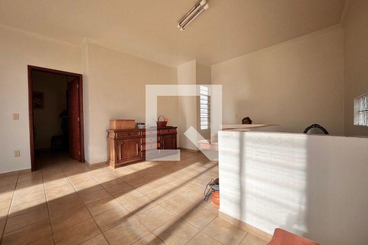 Casa à Venda - Taquaral, 4 Quartos,  170 m2 em , Campinas - sp | SoloBR