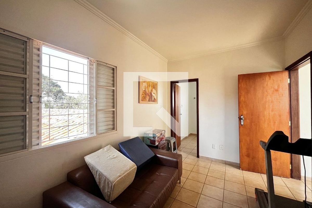 Casa à Venda - Taquaral, 4 Quartos,  170 m2 em , Campinas - sp | SoloBR