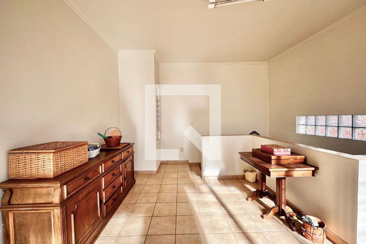 Casa à Venda - Taquaral, 4 Quartos,  170 m2 em , Campinas - sp | SoloBR