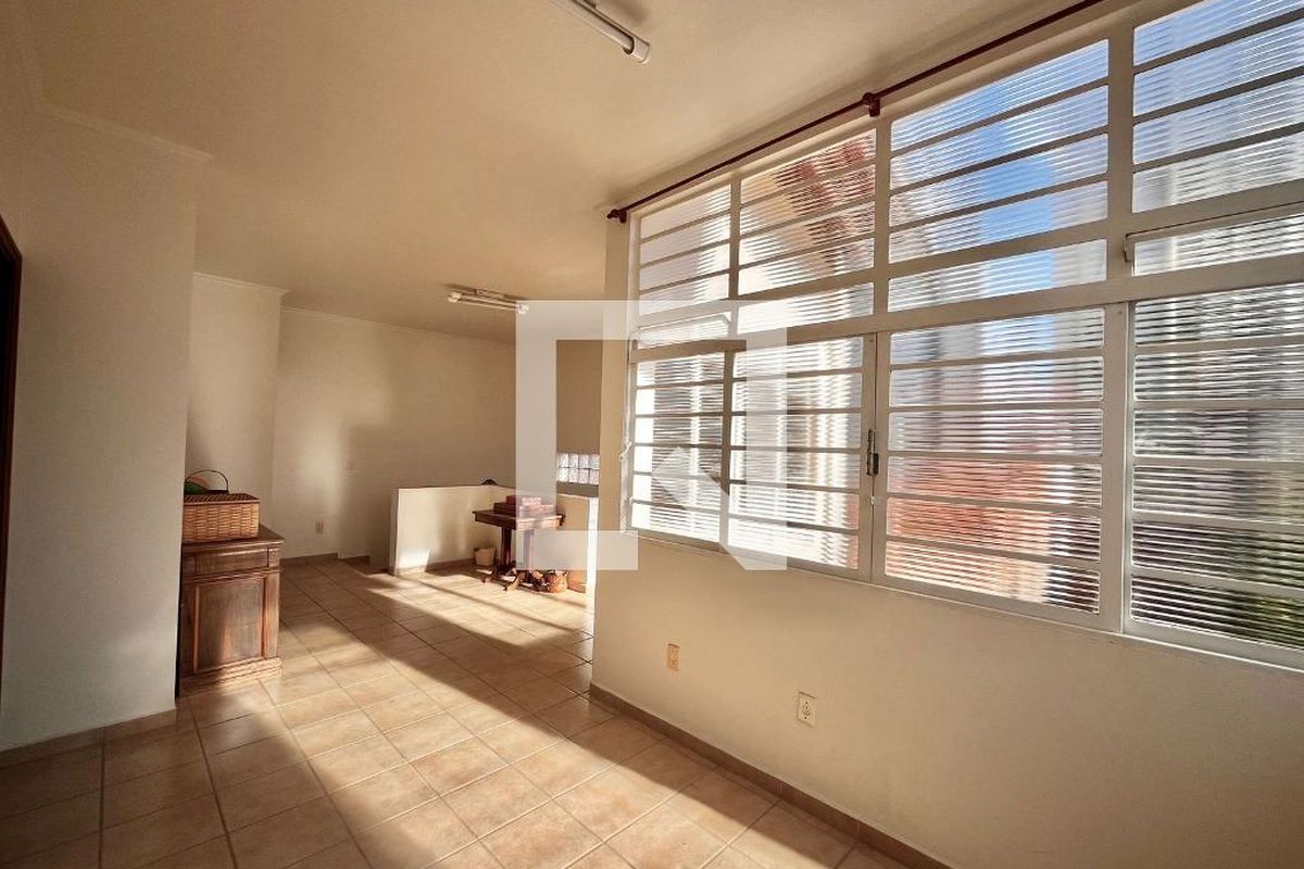 Casa à Venda - Taquaral, 4 Quartos,  170 m2 em , Campinas - sp | SoloBR