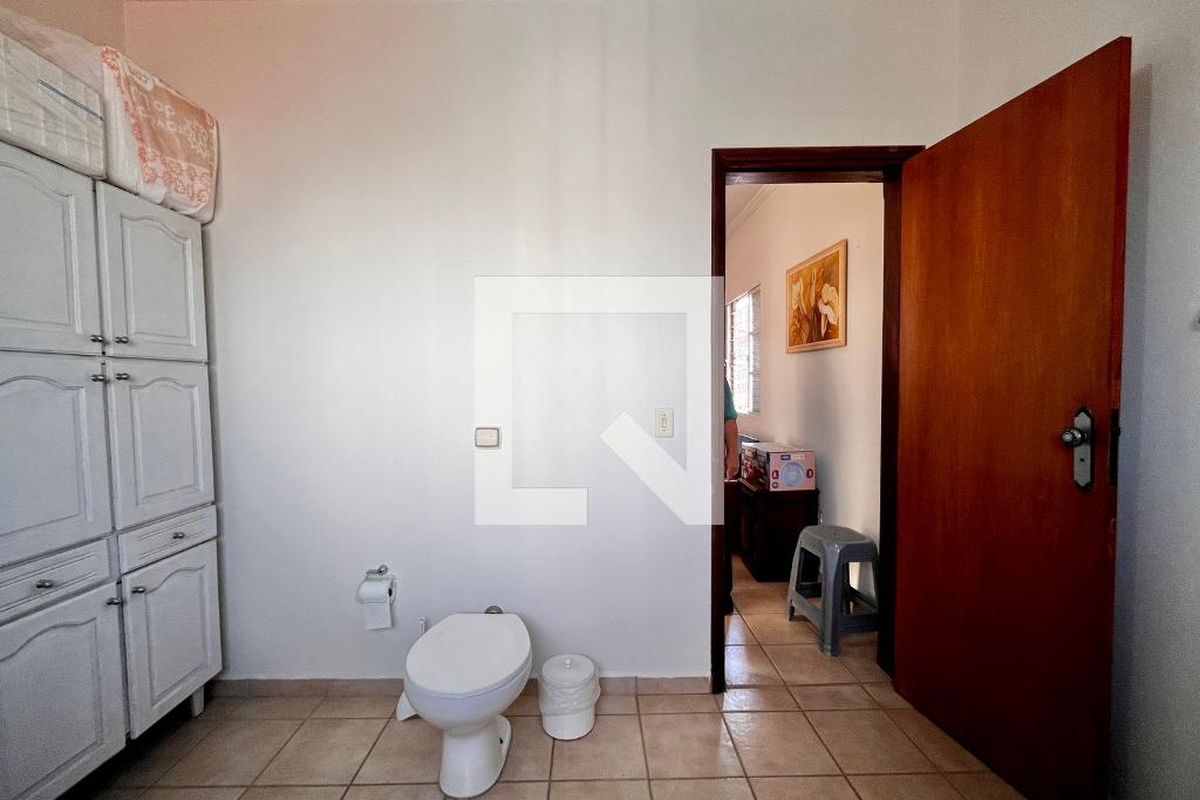 Casa à Venda - Taquaral, 4 Quartos,  170 m2 em , Campinas - sp | SoloBR