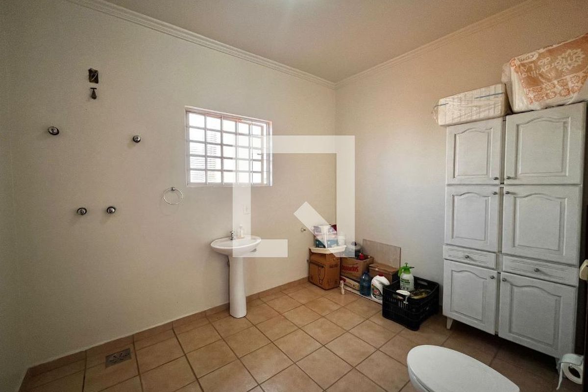Casa à Venda - Taquaral, 4 Quartos,  170 m2 em , Campinas - sp | SoloBR
