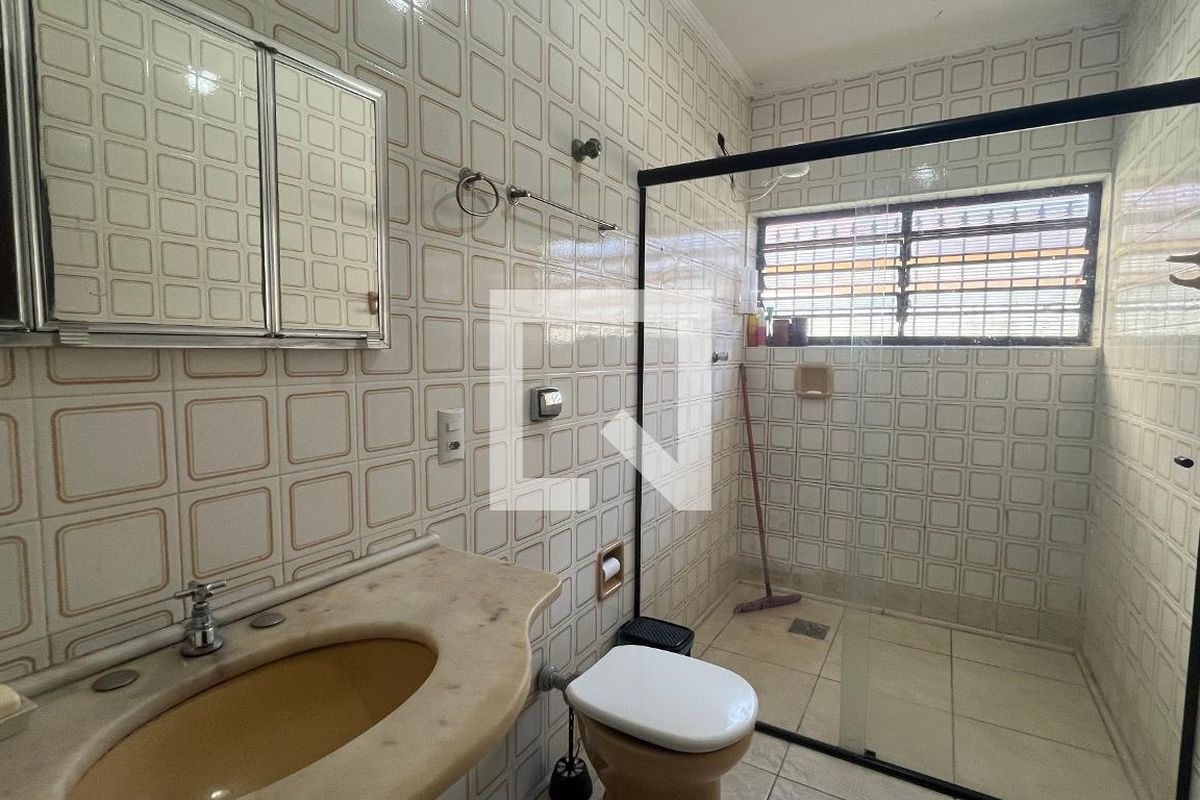 Casa à Venda - Jardim Flamboyant, 6 Quartos,  245 m2 em , Campinas - sp | SoloBR