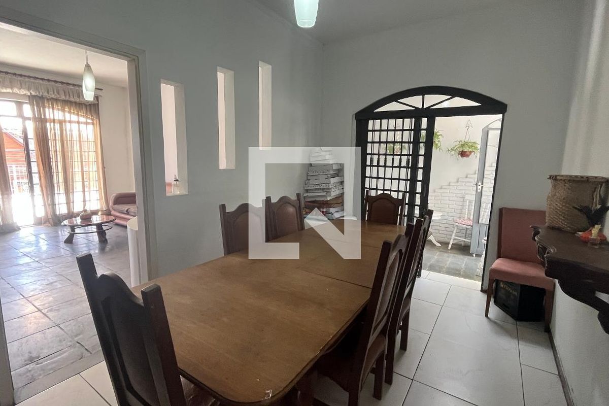 Casa à Venda - Jardim Flamboyant, 6 Quartos,  245 m2 em , Campinas - sp | SoloBR