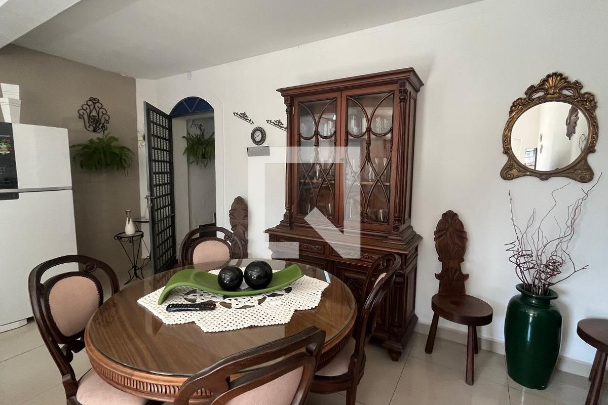 Casa à Venda - Jardim Flamboyant, 6 Quartos,  245 m2 em , Campinas - sp | SoloBR