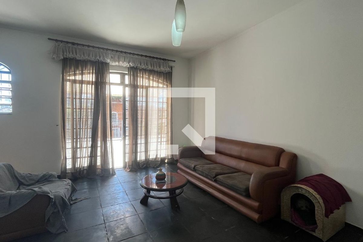 Casa à Venda - Jardim Flamboyant, 6 Quartos,  245 m2 em , Campinas - sp | SoloBR