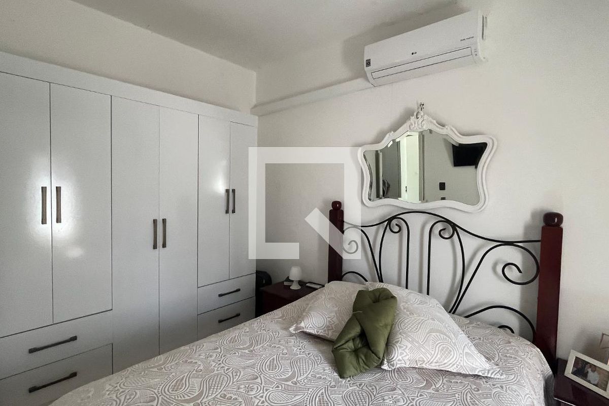 Casa à Venda - Jardim Flamboyant, 6 Quartos,  245 m2 em , Campinas - sp | SoloBR