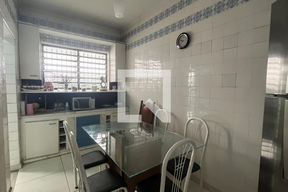 Casa à Venda - Jardim Flamboyant, 6 Quartos,  245 m2 em , Campinas - sp | SoloBR