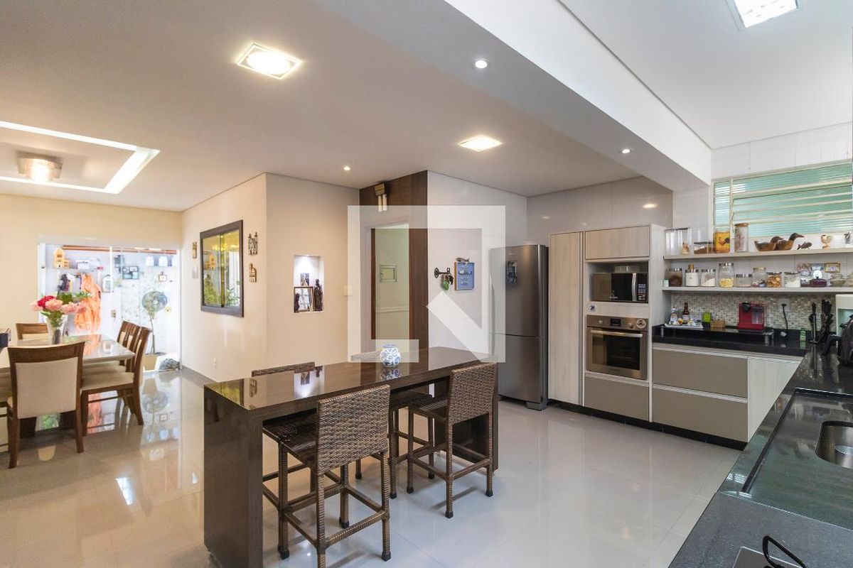 Casa à Venda - Taquaral, 3 Quartos,  160 m2 em , Campinas - sp | SoloBR