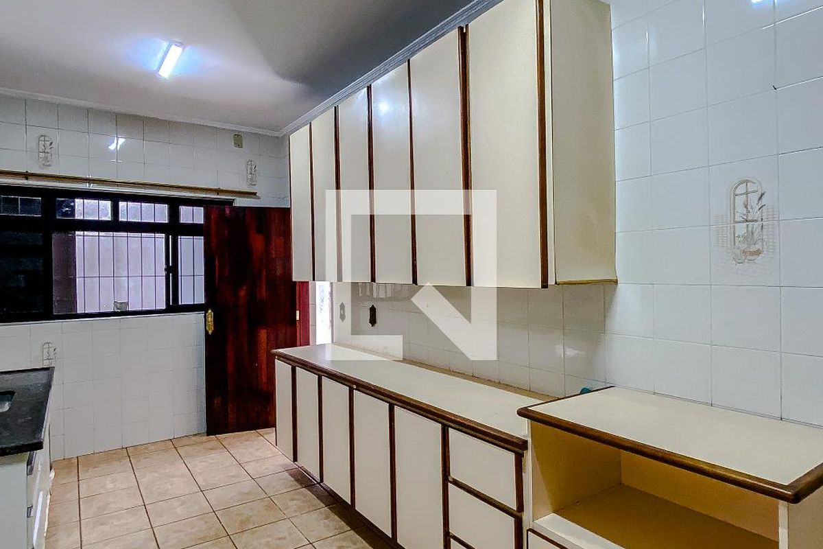 Casa, 2 quartos, 180 m² - Foto 42