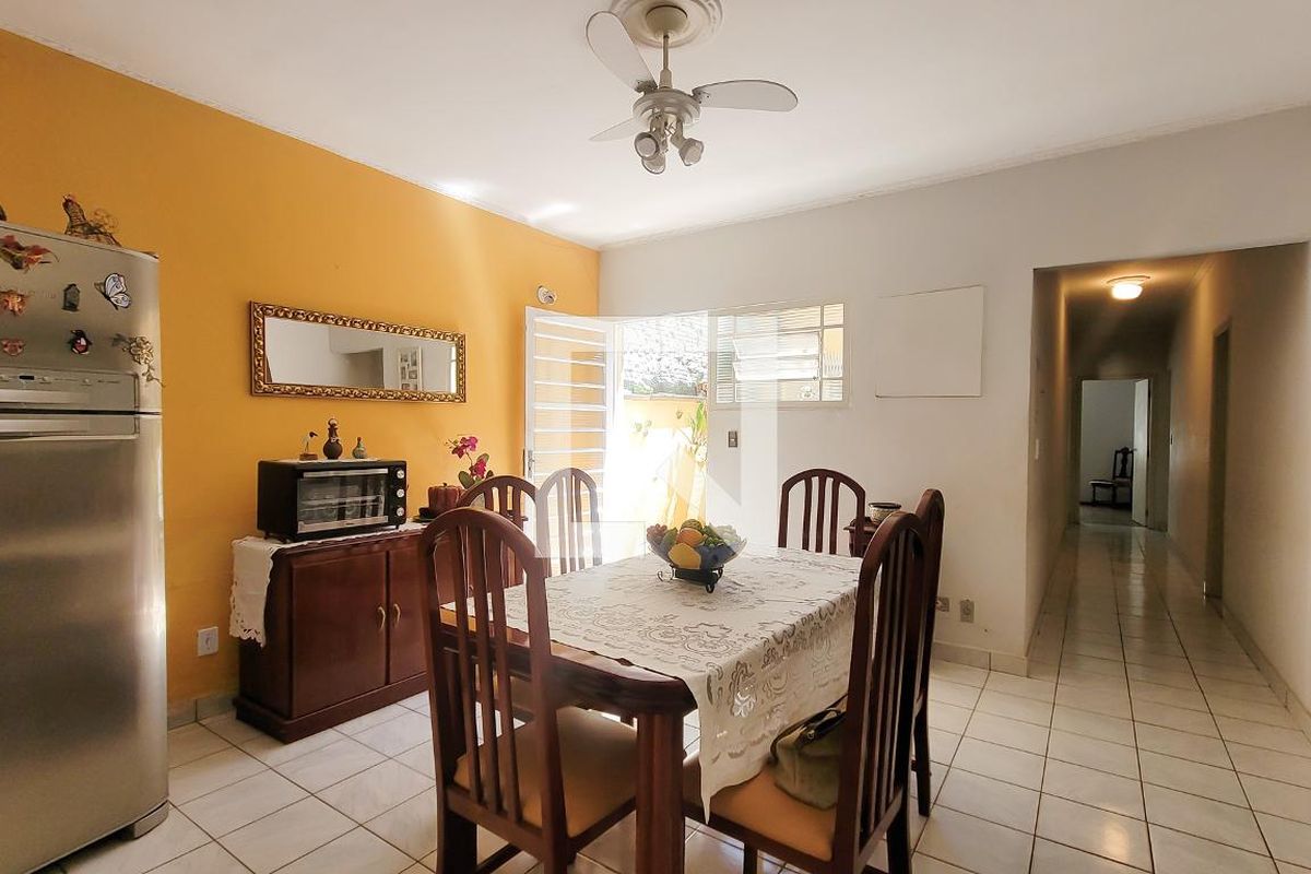 Casa à Venda - Barão Geraldo - Centro, 3 Quartos,  158 m2 em , Campinas - sp | SoloBR