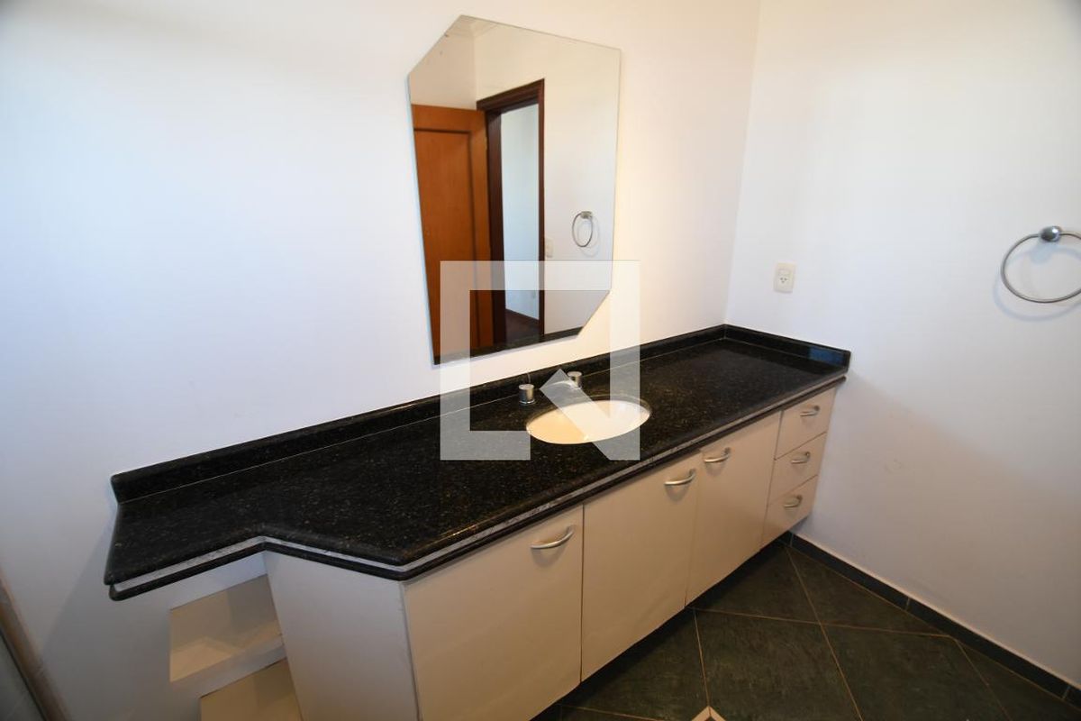 Casa à Venda - Lot. Alphaville Campinas, 4 Quartos,  604 m2 em , Campinas - sp | SoloBR