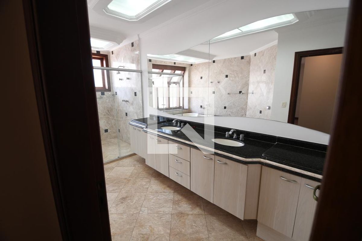 Casa à Venda - Lot. Alphaville Campinas, 4 Quartos,  604 m2 em , Campinas - sp | SoloBR
