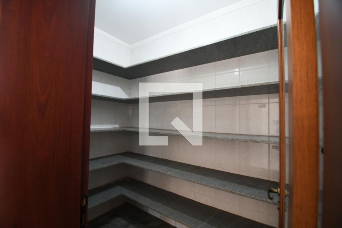 Casa à Venda - Lot. Alphaville Campinas, 4 Quartos,  604 m2 em , Campinas - sp | SoloBR