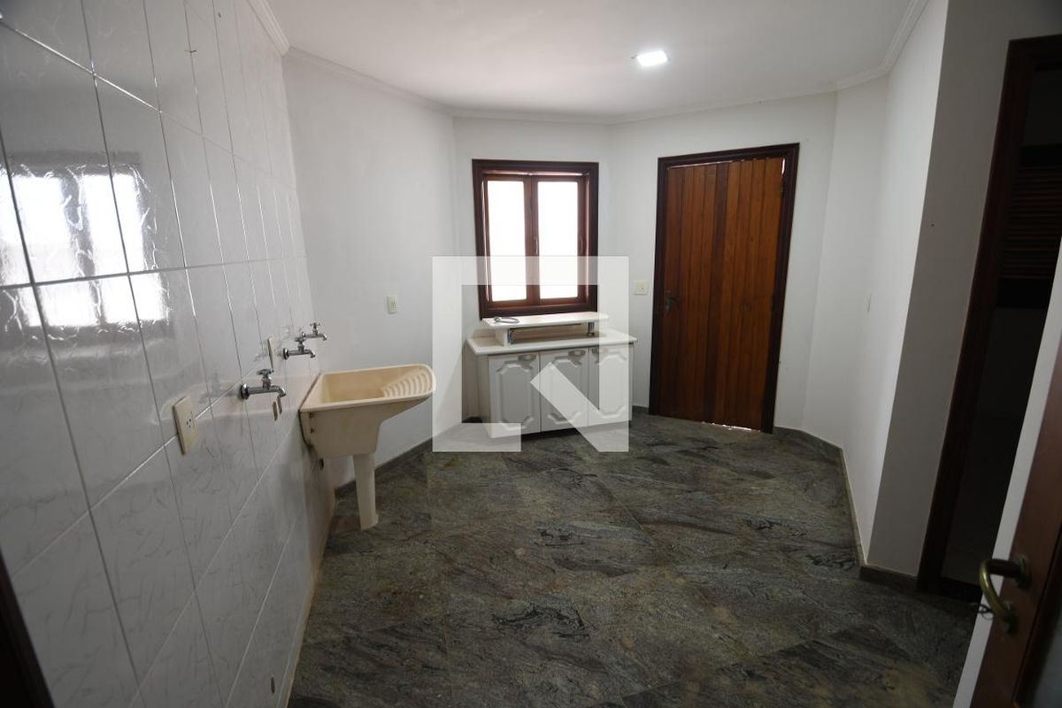 Casa à Venda - Lot. Alphaville Campinas, 4 Quartos,  604 m2 em , Campinas - sp | SoloBR