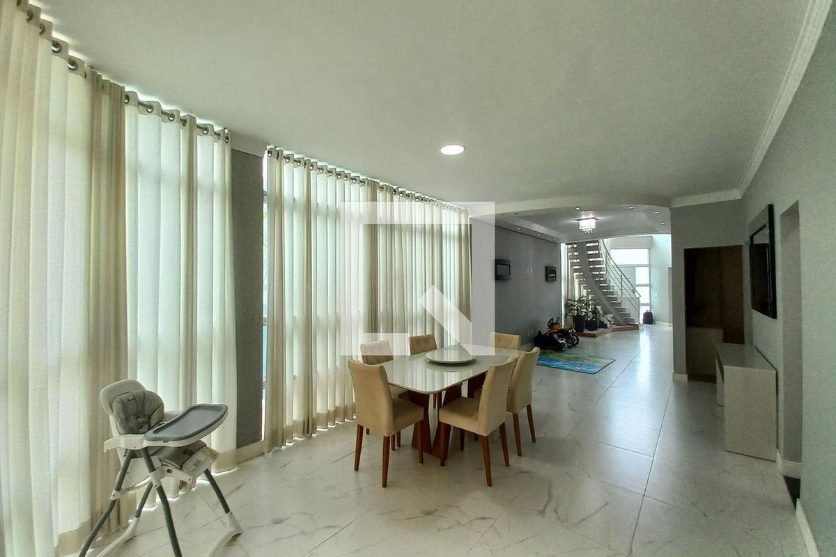 Casa à Venda - Swiss Park, 5 Quartos,  560 m2 em , Campinas - sp | SoloBR