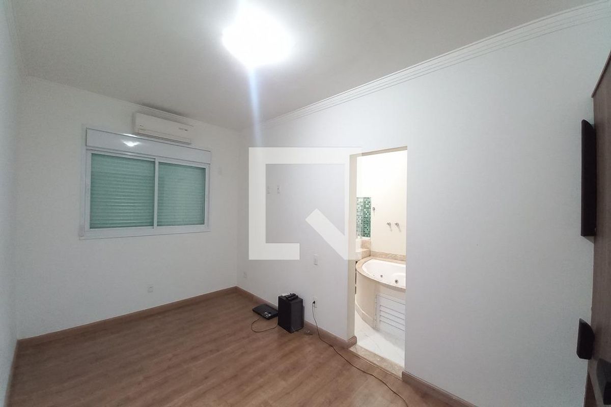 Casa à Venda - Swiss Park, 5 Quartos,  560 m2 em , Campinas - sp | SoloBR