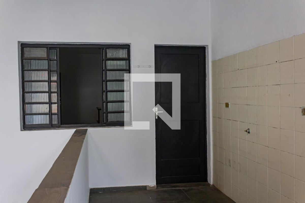 Casa, 1 quarto, 200 m² - Foto 29