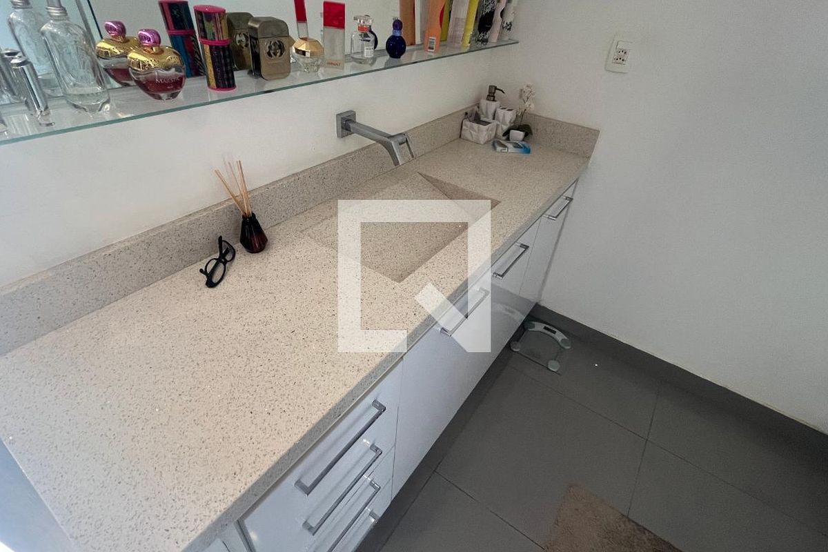 Apartamento à Venda - Taquaral, 1 Quarto,  57 m2 em , Campinas - sp | SoloBR
