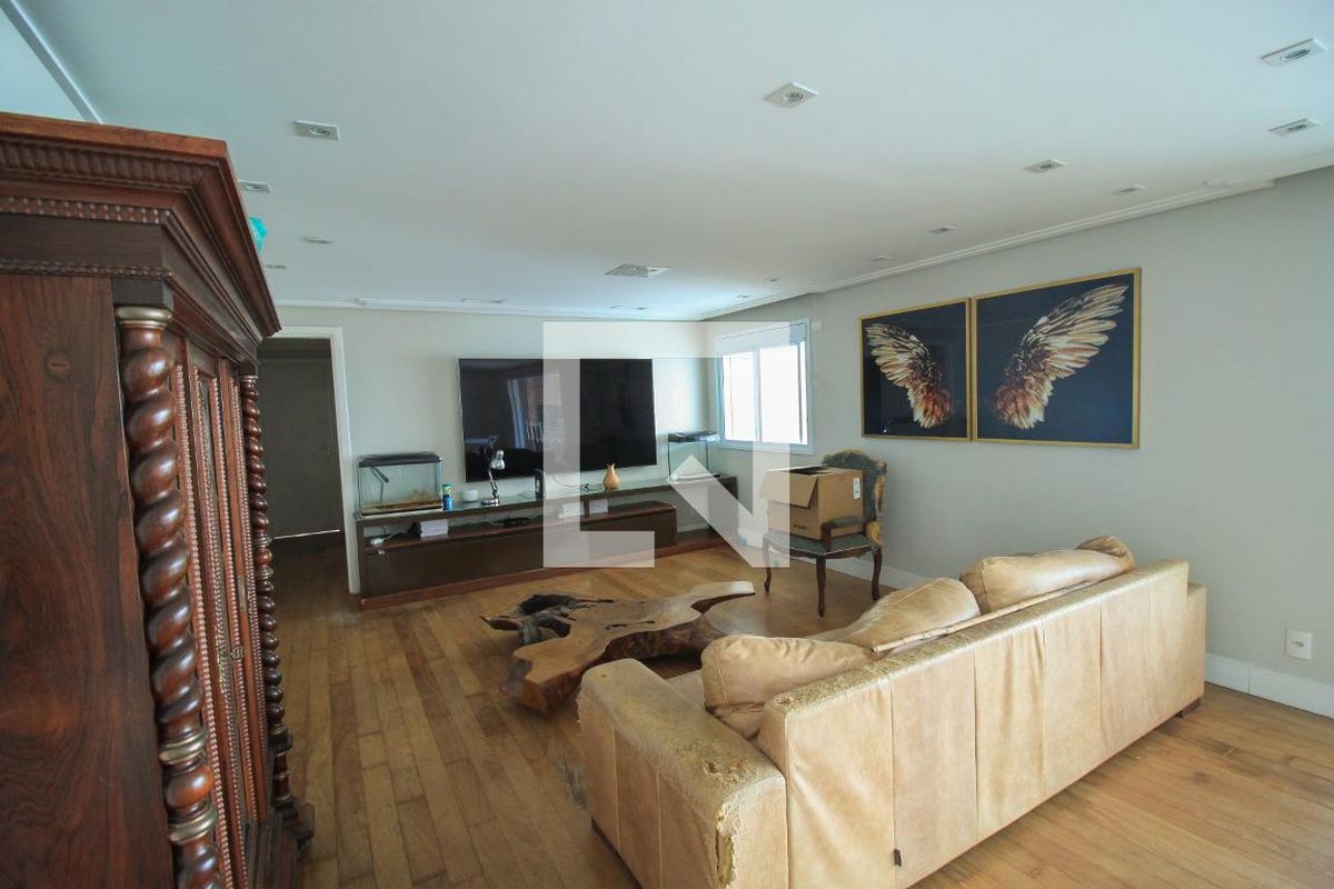 Apartamento, 3 quartos, 210 m² - Foto 1