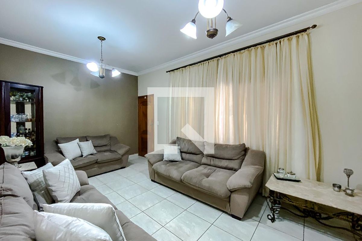 Casa, 4 quartos, 250 m² - Foto 4