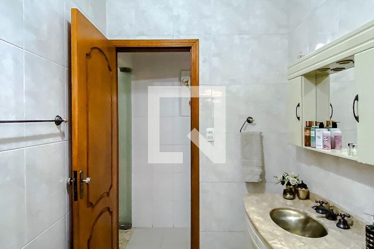 Casa, 4 quartos, 250 m² - Foto 46