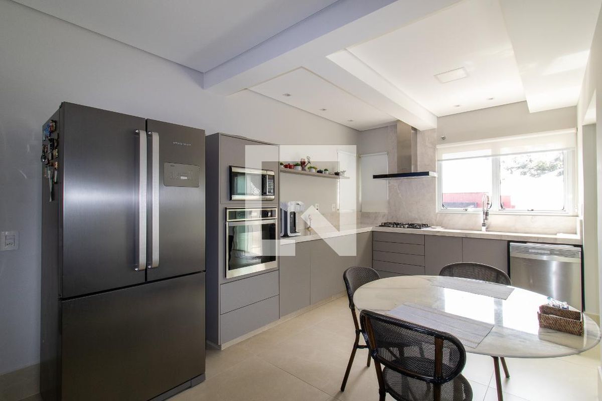 Casa à Venda - Lot. Alphaville Campinas, 4 Quartos,  380 m2 em , Campinas - sp | SoloBR
