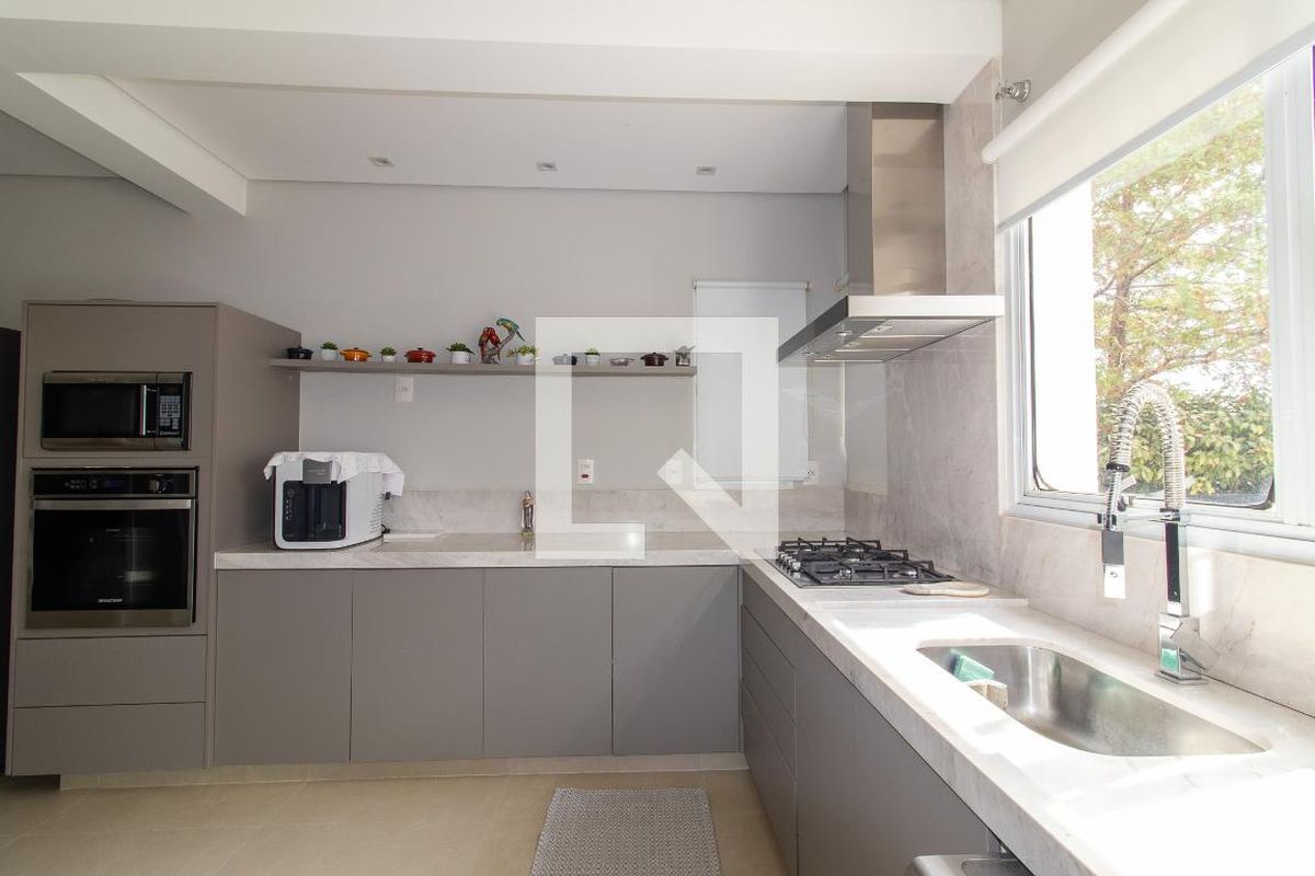 Casa à Venda - Lot. Alphaville Campinas, 4 Quartos,  380 m2 em , Campinas - sp | SoloBR