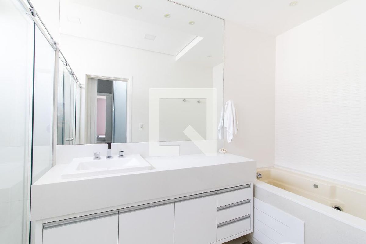 Casa à Venda - Lot. Alphaville Campinas, 4 Quartos,  380 m2 em , Campinas - sp | SoloBR