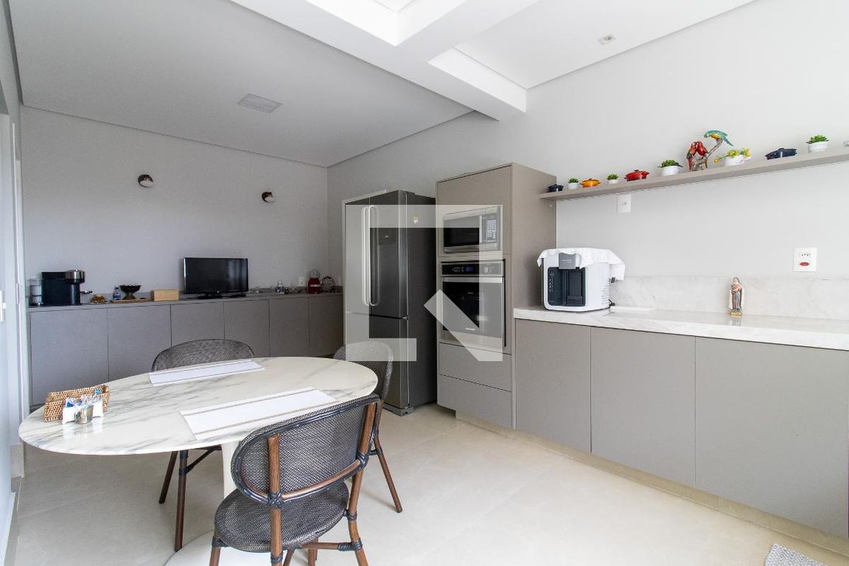Casa à Venda - Lot. Alphaville Campinas, 4 Quartos,  380 m2 em , Campinas - sp | SoloBR