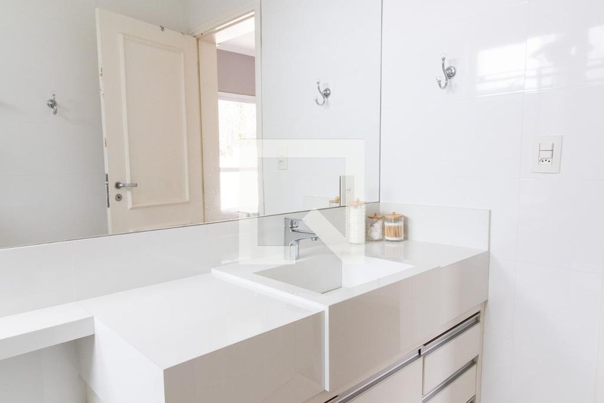 Casa à Venda - Lot. Alphaville Campinas, 4 Quartos,  380 m2 em , Campinas - sp | SoloBR