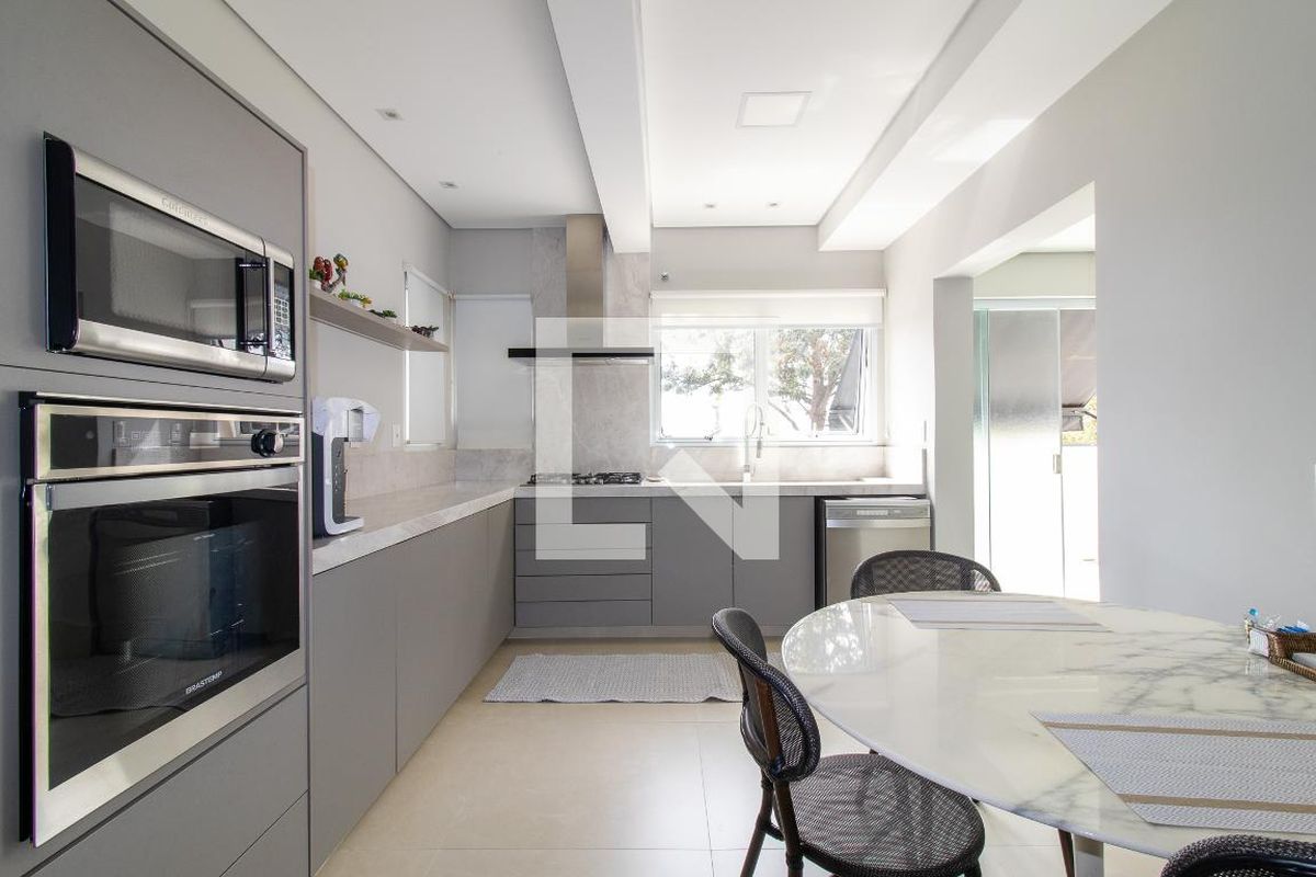 Casa à Venda - Lot. Alphaville Campinas, 4 Quartos,  380 m2 em , Campinas - sp | SoloBR