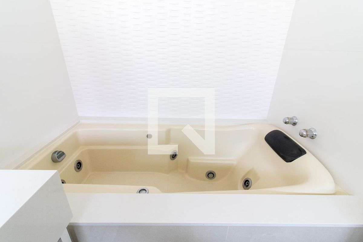 Casa à Venda - Lot. Alphaville Campinas, 4 Quartos,  380 m2 em , Campinas - sp | SoloBR