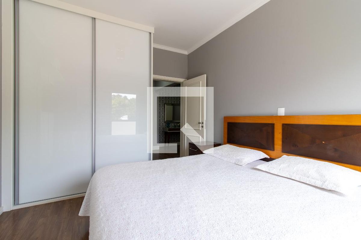 Casa à Venda - Lot. Alphaville Campinas, 4 Quartos,  380 m2 em , Campinas - sp | SoloBR
