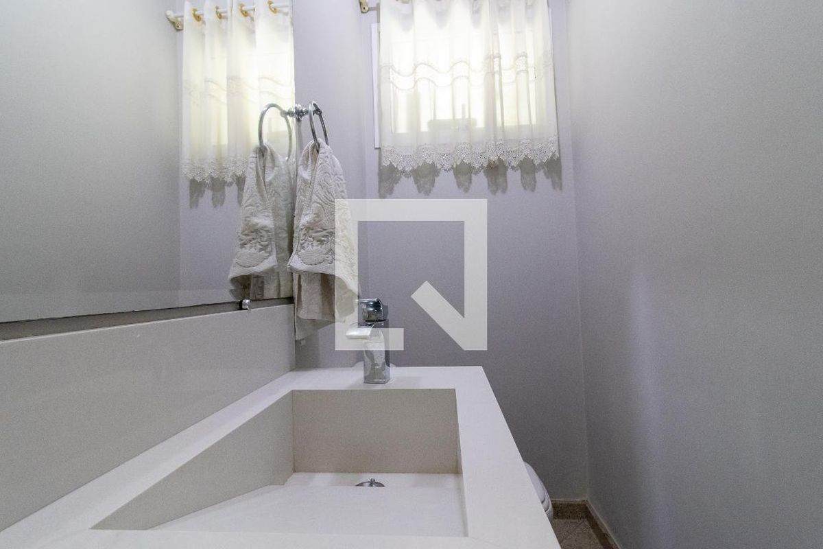 Casa à Venda - Lot. Alphaville Campinas, 4 Quartos,  380 m2 em , Campinas - sp | SoloBR