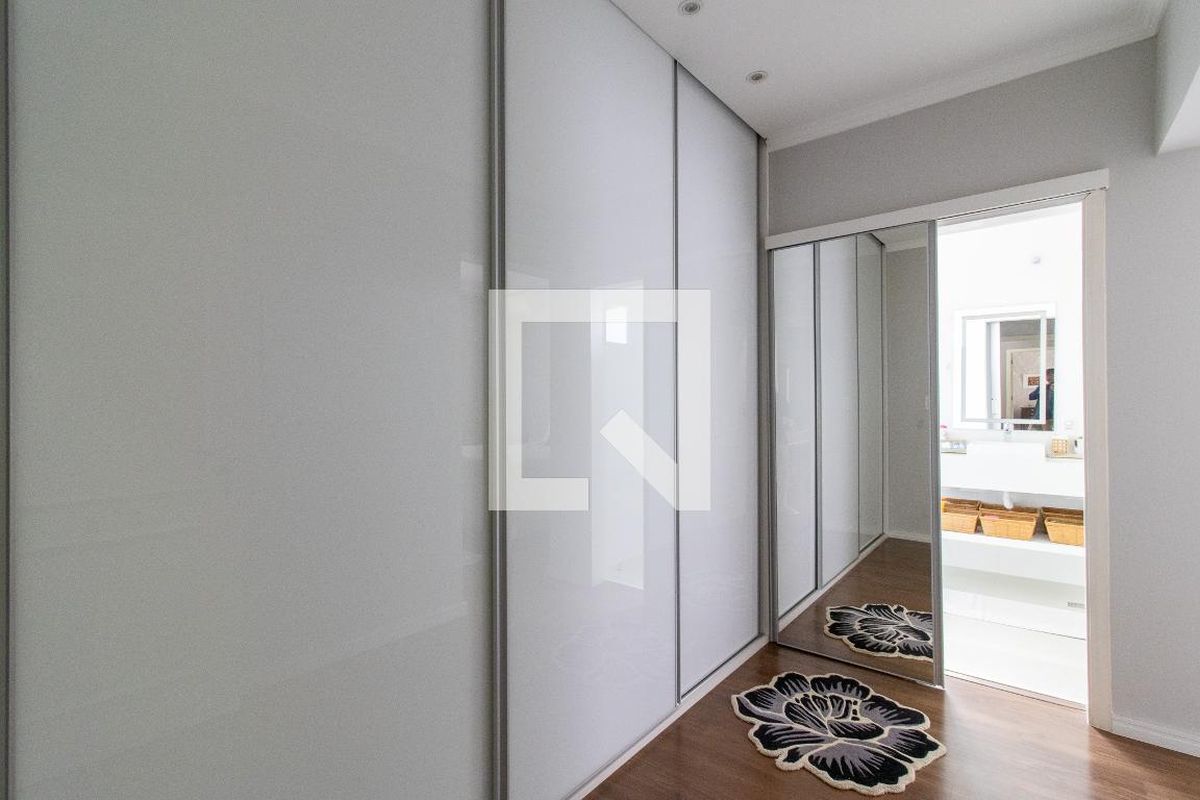 Casa à Venda - Lot. Alphaville Campinas, 4 Quartos,  380 m2 em , Campinas - sp | SoloBR