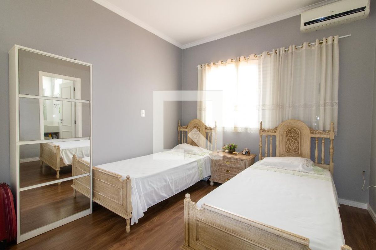 Casa à Venda - Lot. Alphaville Campinas, 4 Quartos,  380 m2 em , Campinas - sp | SoloBR